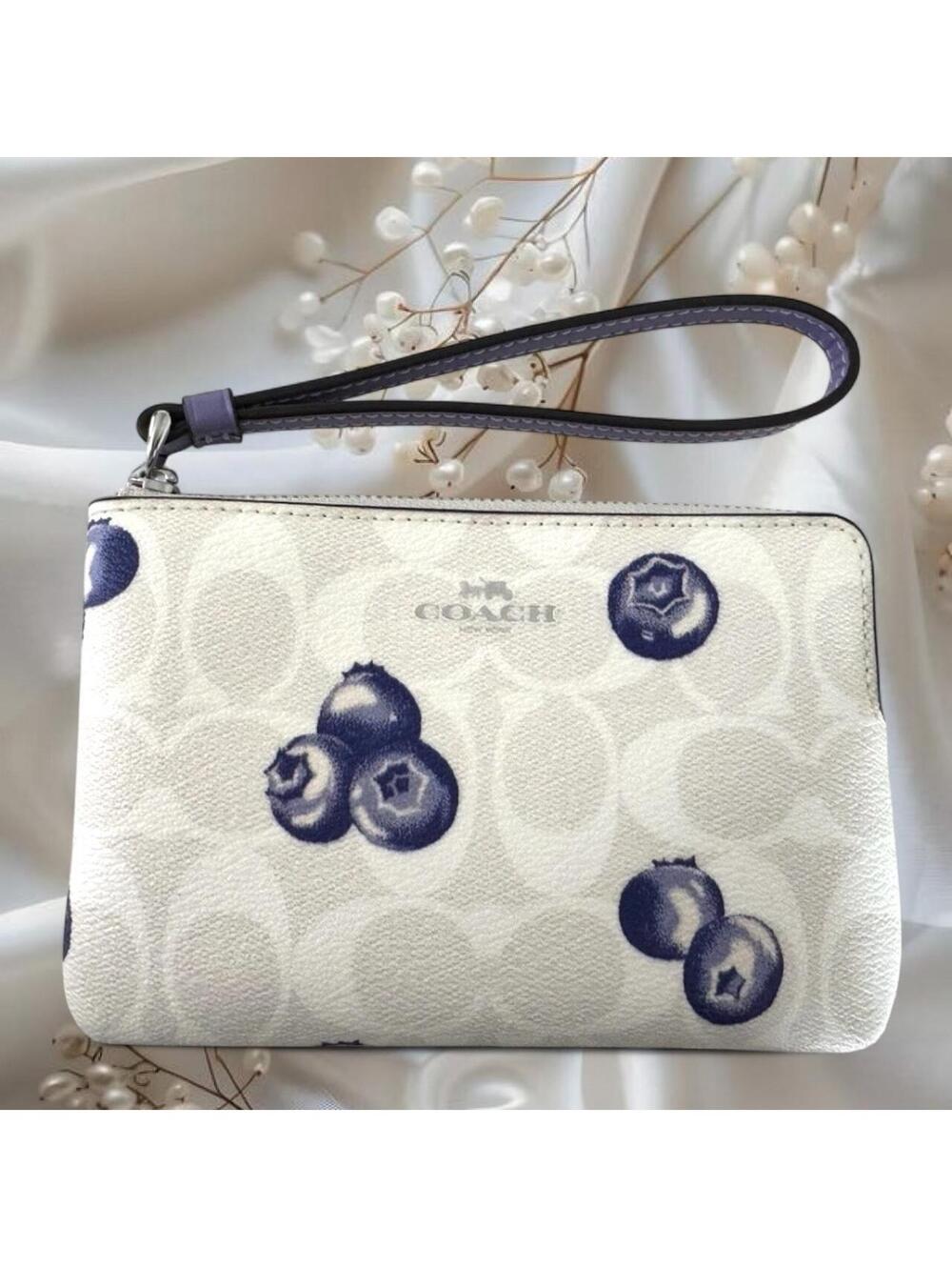 Discontinued CR817 Coach Corner Zip Wristlet🫐Blueberry Print🫐Signature Canvas